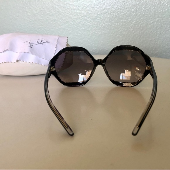 **SOLD** Emilio Pucci Sunglasses - Picture 7 of 9